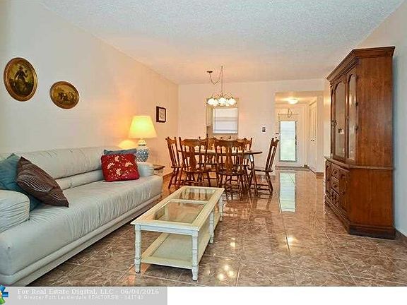 4th image of 2850 W Sunrise Lakes Dr #105