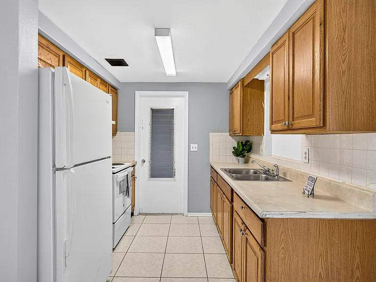 5014 Dove Dr — Photo 8