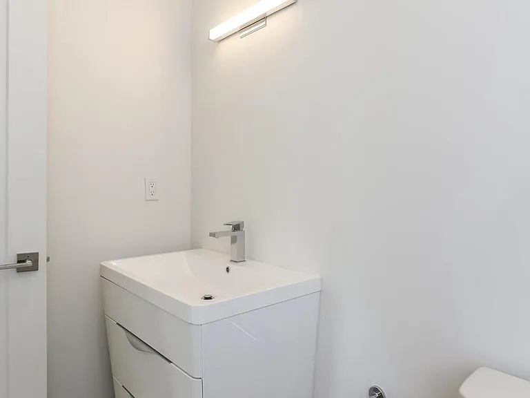 1431 Brown St #5 — Photo 21
