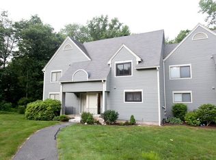 18 Mallard Cir, Tariffville, CT 06081