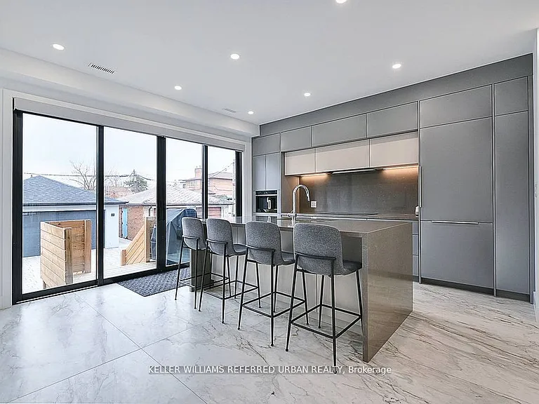 613 Harvie Ave — Photo 8