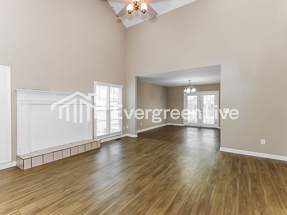 5th image of 131 Driftwood Cir
