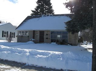 9425 W Center St, Milwaukee, WI 53222