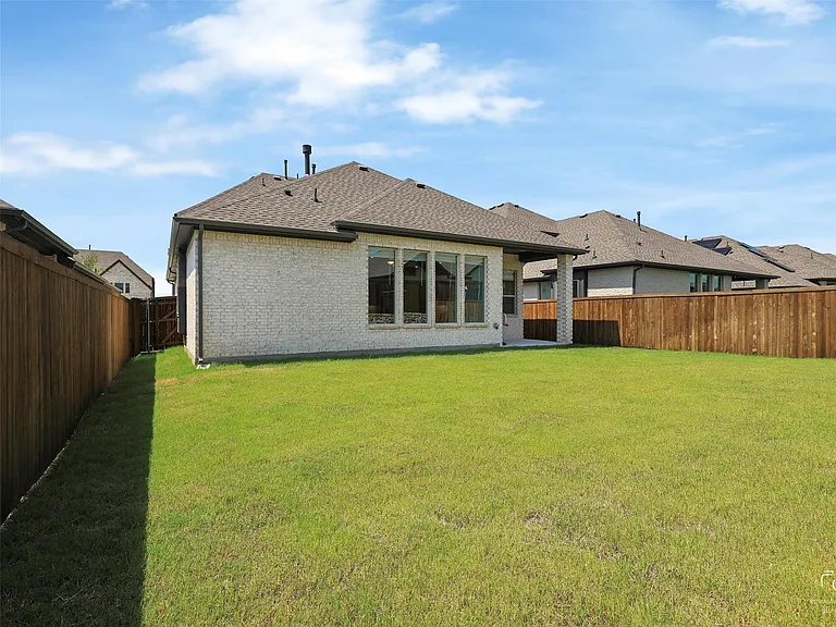 3011 Hobbs Ln — Photo 22