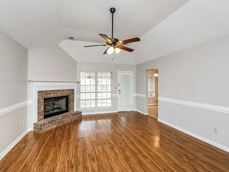 2350 Heather Rdg — Photo 4