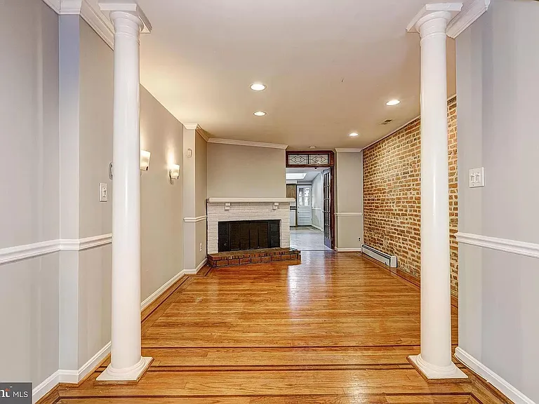 1432 Riverside Ave — Photo 2