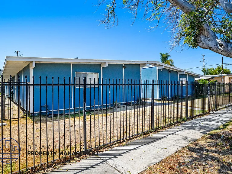 3438 W Ariel Pl — Photo 2