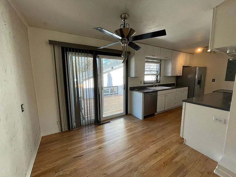 1848 Northview Dr — Photo 4