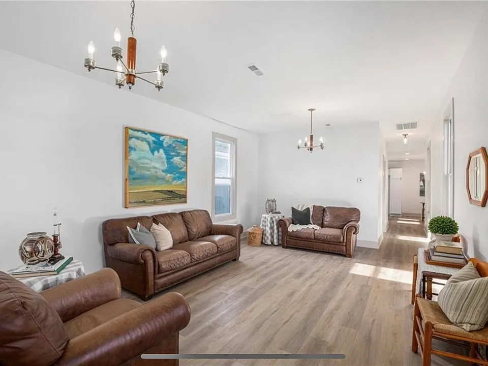 325 Kiowa St