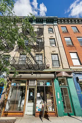 Rented by Compass | media 21