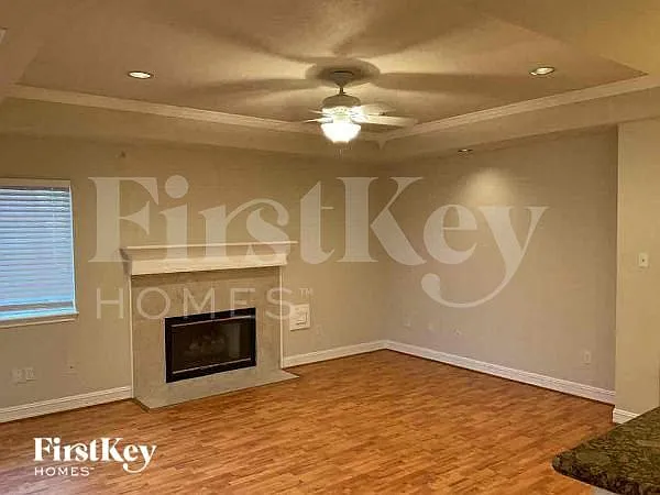112 Golfview Dr — Photo 3