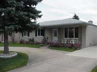 35551 Shell Dr, Sterling Heights, MI 48310