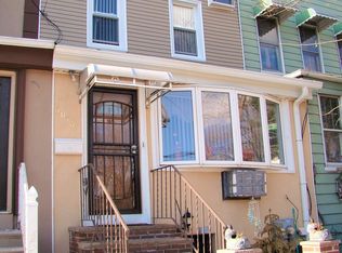 6070 60th St, Maspeth, NY 11378