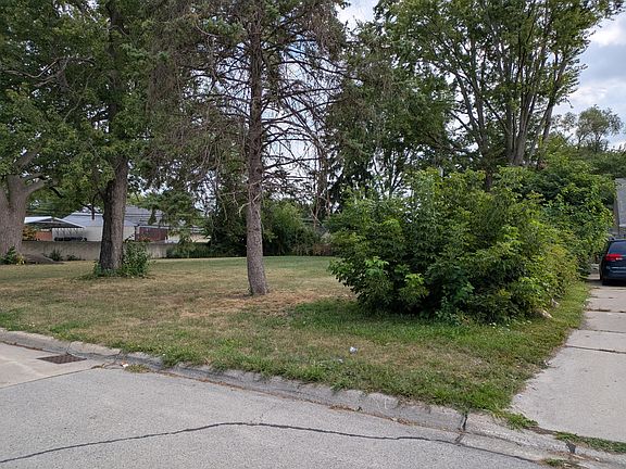 2nd image of Hipp St