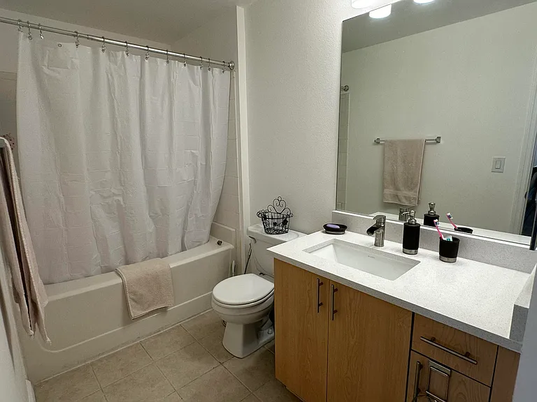 533 NE 3rd Ave #527 — Photo 9