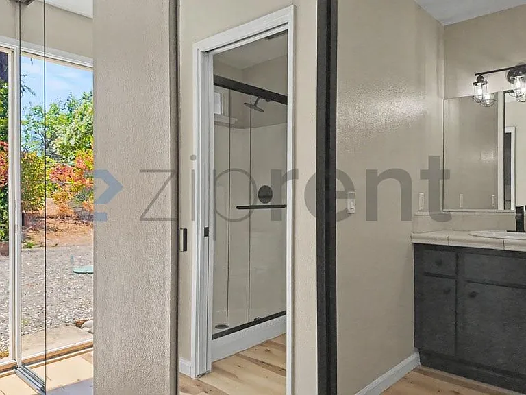 17068 Vintage Dr — Photo 52