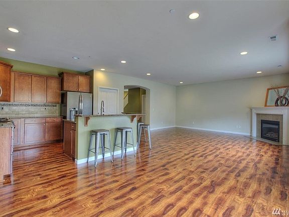 5th image of 17304 111th St E