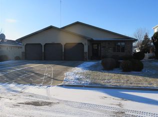 1636 13 1/2 St SW, Minot, ND 58701