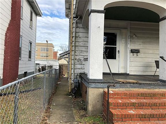 2nd image of 2911 Barton Ave