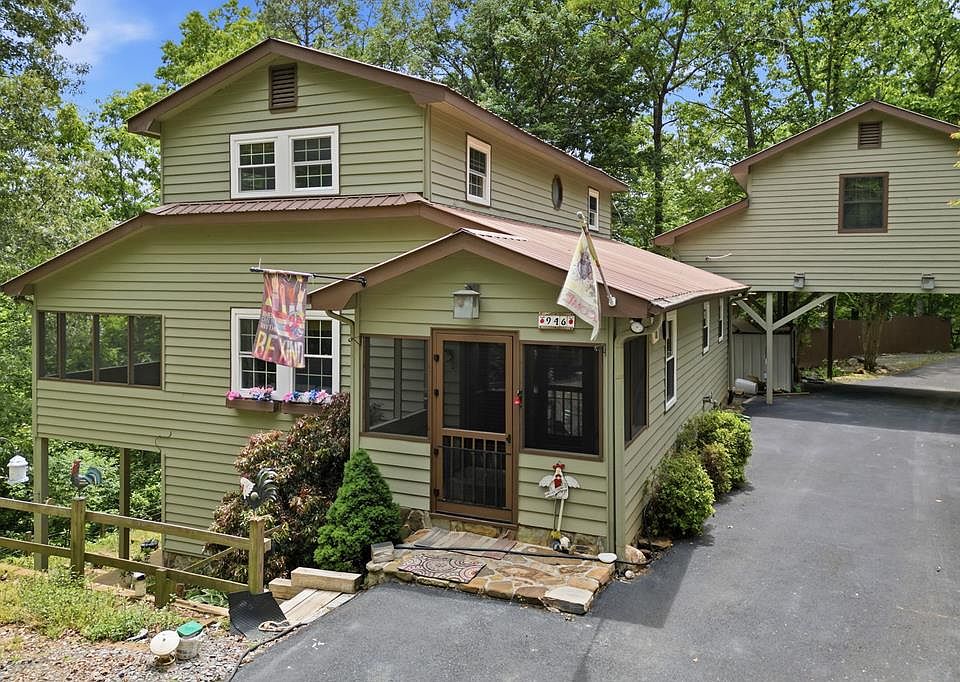 1st image of 946 Laurel Cir