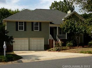 12211 Landing Green Dr, Charlotte, NC 28277