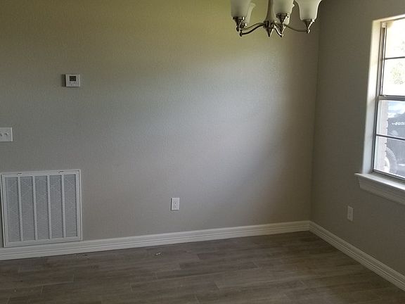 4th image of 4248 10th Ave