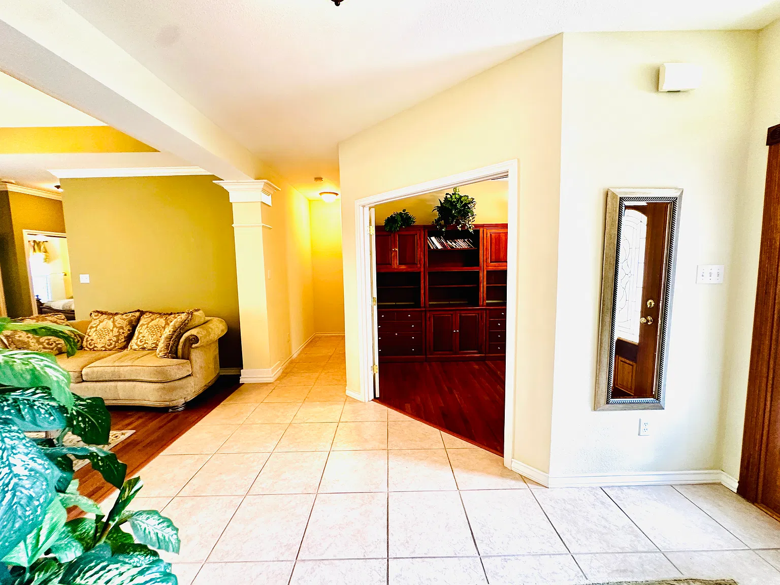 3 bed, 2564 sqft, $3,200 — Photo 4