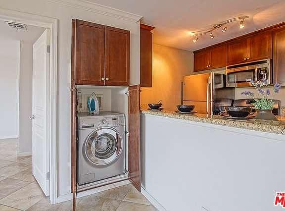 4th image of 7320 Hawthorn Ave APT 104