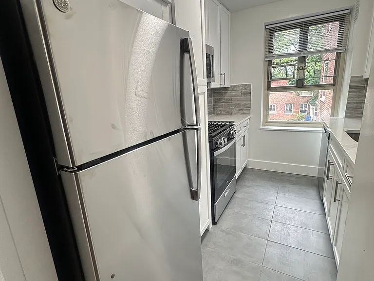 194-05A 67th Ave #1A — Photo 1
