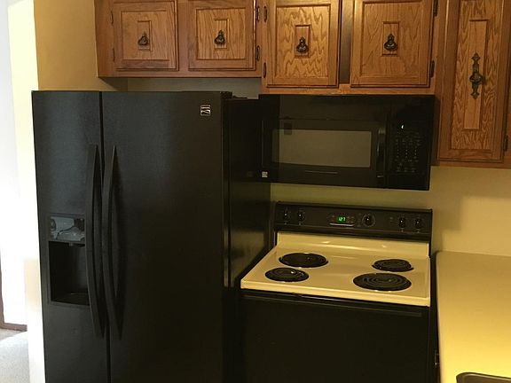 2nd image of 1512 N Silver Ln APT 2B