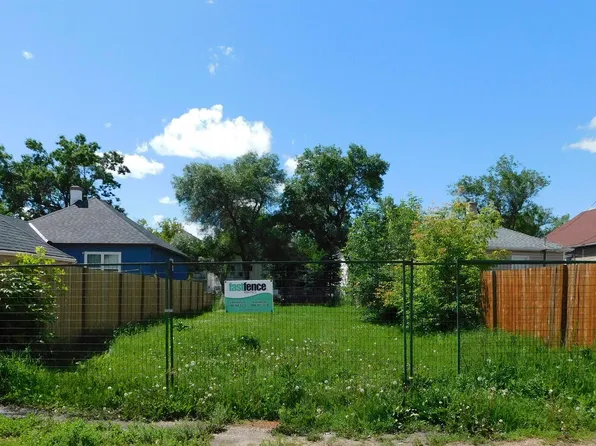 11715 97th St NW, Edmonton, AB T5G 1Y3