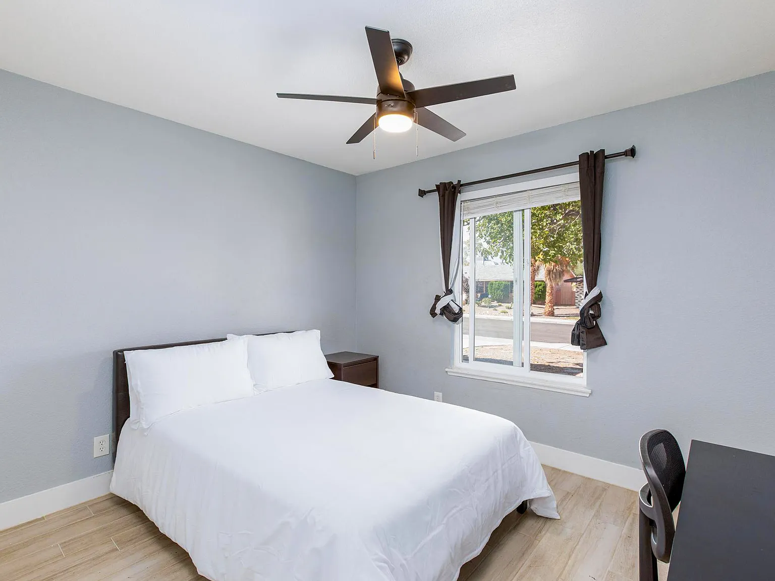 4 bed, 2.0 bath, 1220 sqft, $953 — Photo 1