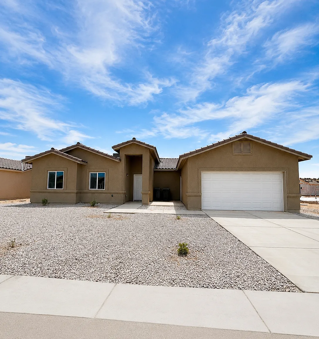 5 bed, 2024 sqft, $2,450 — Photo 1