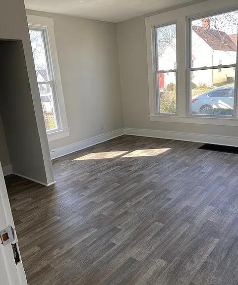 2130 E Oak St — Photo 4