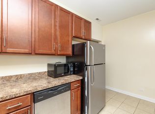 871 W Cornelia Ave #2, Chicago, IL 60657