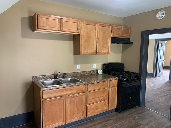 3rd image of 370 Bates Ave Unit 2