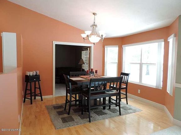 5th image of 1501 Wildwood Dr