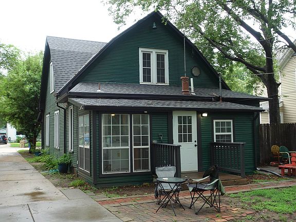 3rd image of 632 S Millwood St