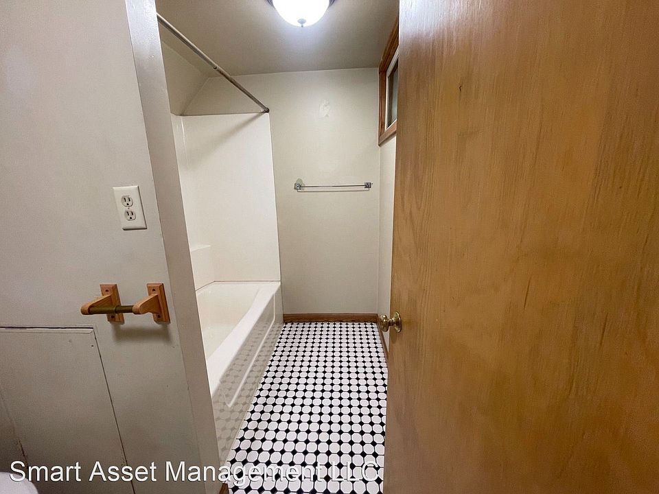 2nd image of 3632 E Plankinton Ave Floor 10247267-3