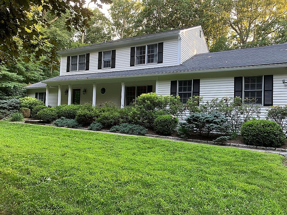 1st image of 9 Woodland Ct S