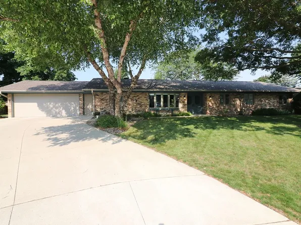 1619 Marks Ct, Spencer, IA 51301