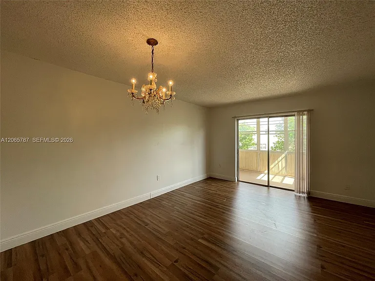 4334 NW 9th Ave #9-3G — Photo 1