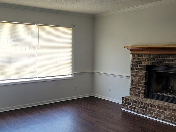 5th image of 604 Mohawk Ct