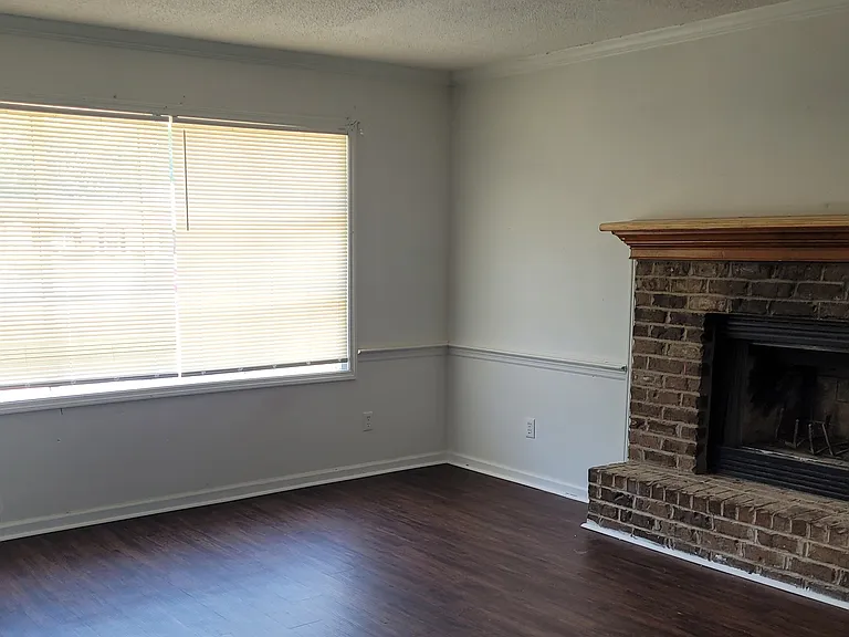 604 Mohawk Ct — Photo 5