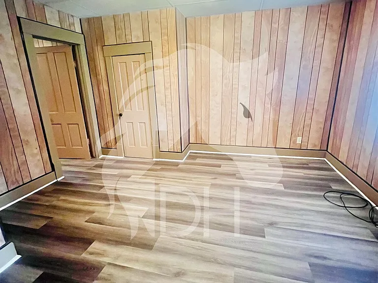 413 E Wabash Ave — Photo 6