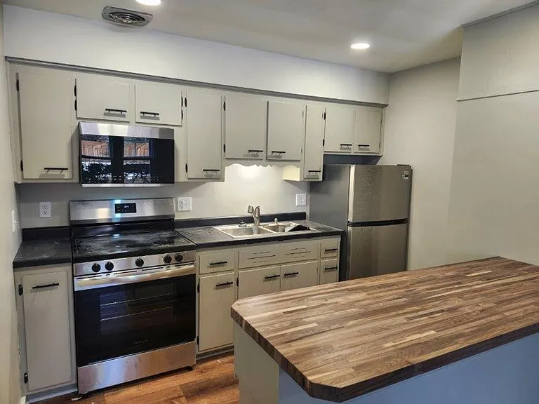 3909 Monona Dr — Photo 12