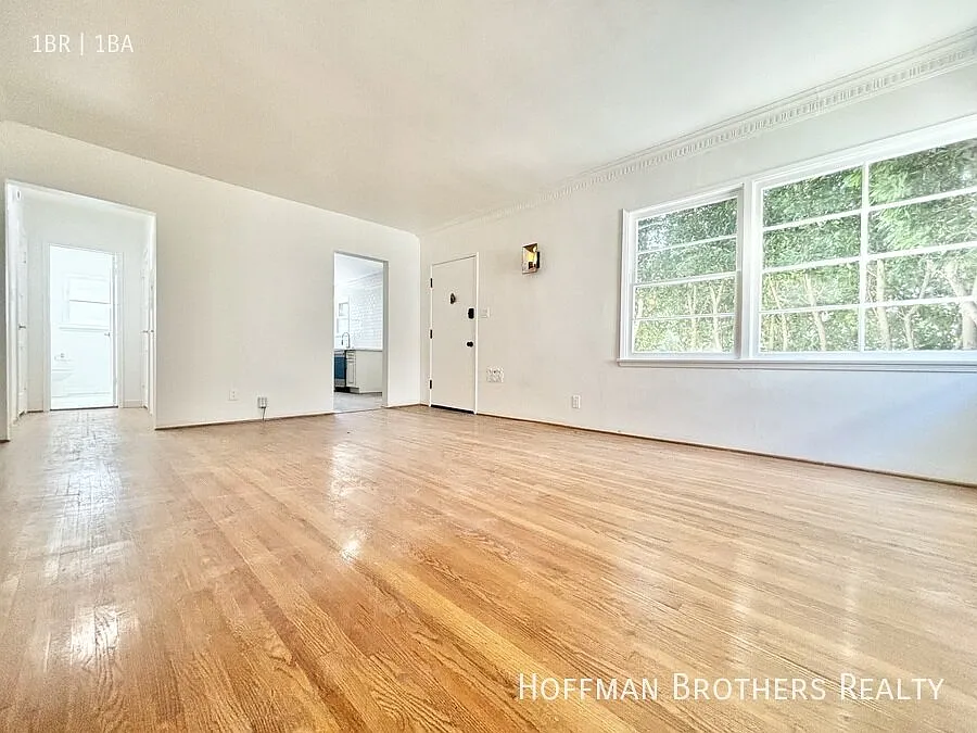 418 N Sierra Bonita Ave