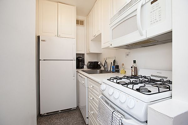 1st image of 425 E 63rd St APT W12b