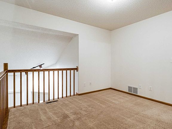 4th image of 3015 23rd Ave S #4e7c79c9a