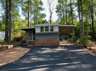 71 Fernwood Dr, Fayetteville, GA 30214